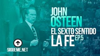 John Osteen predicando en Lakewood Church