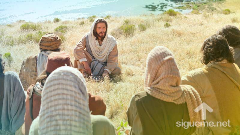imagen de Jesus enseñando el Padre nuestro a sus discipulos