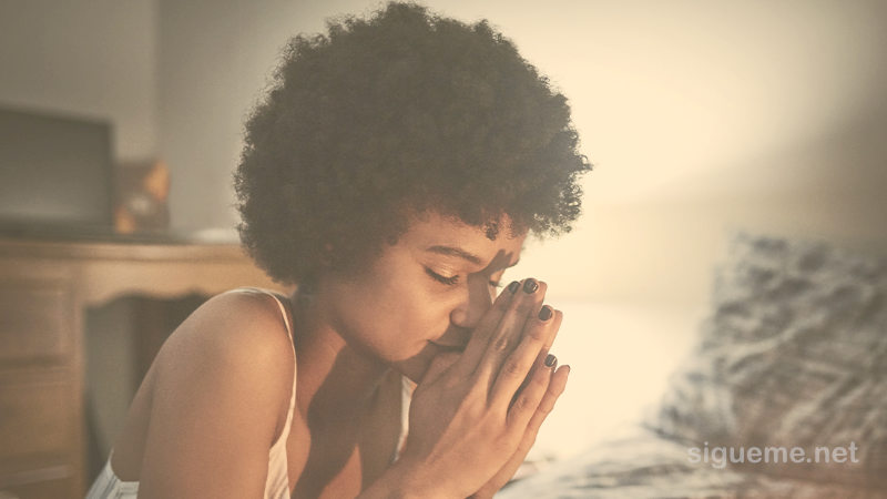 Jesús nos dice que debemos orar siempre, sin desanimarnos.